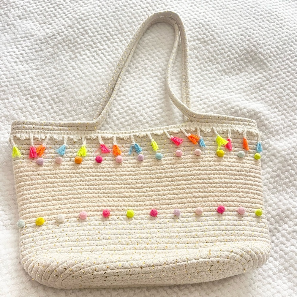 NWT Woven Rope Summer Vaca Beach Pool Bag Colorful Tassels & Pom Poms - Picture 2 of 7